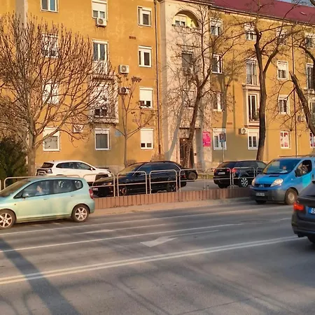 Central Apartman Tatabanya Apartmán *