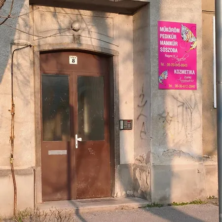 Lägenhet Central Apartman Tatabanya Tatabánya