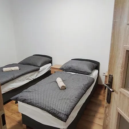 Central Apartman Tatabanya Lägenhet